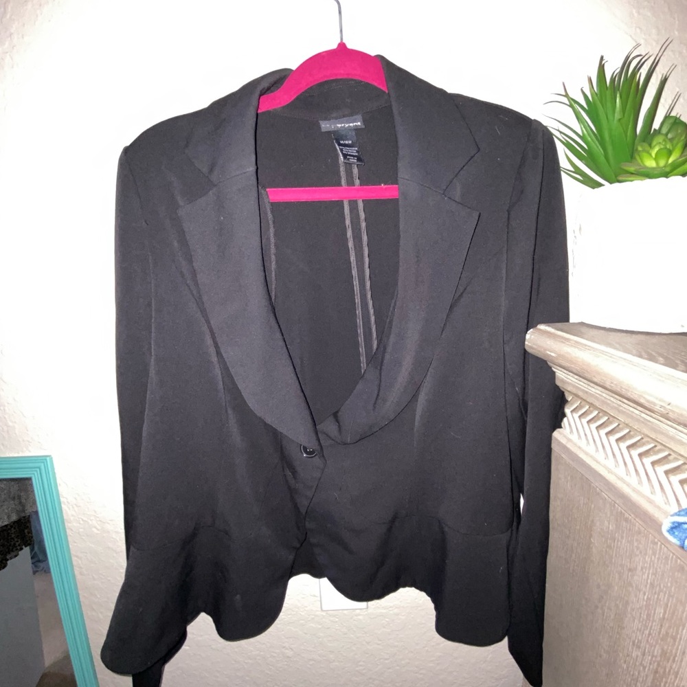 Peplum blazer black